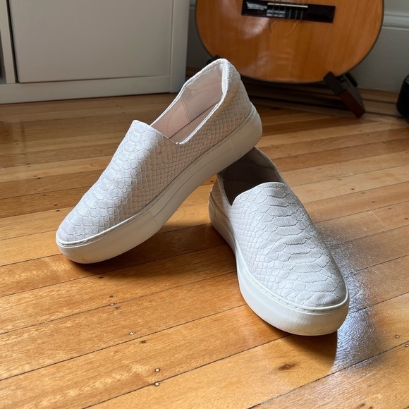 J SLIDES Snakeskin Slip On's - 8.5 - Picture 2 of 7